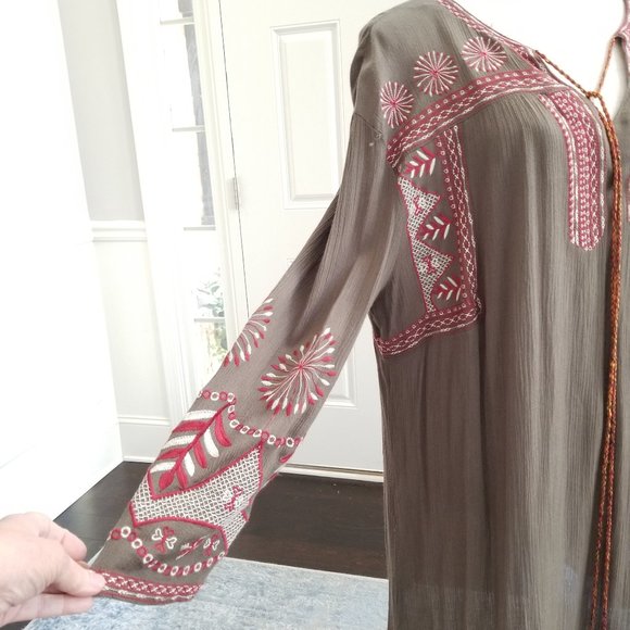 Umgee Dress Extensive Embordered Detail  Large - Picture 4 of 11